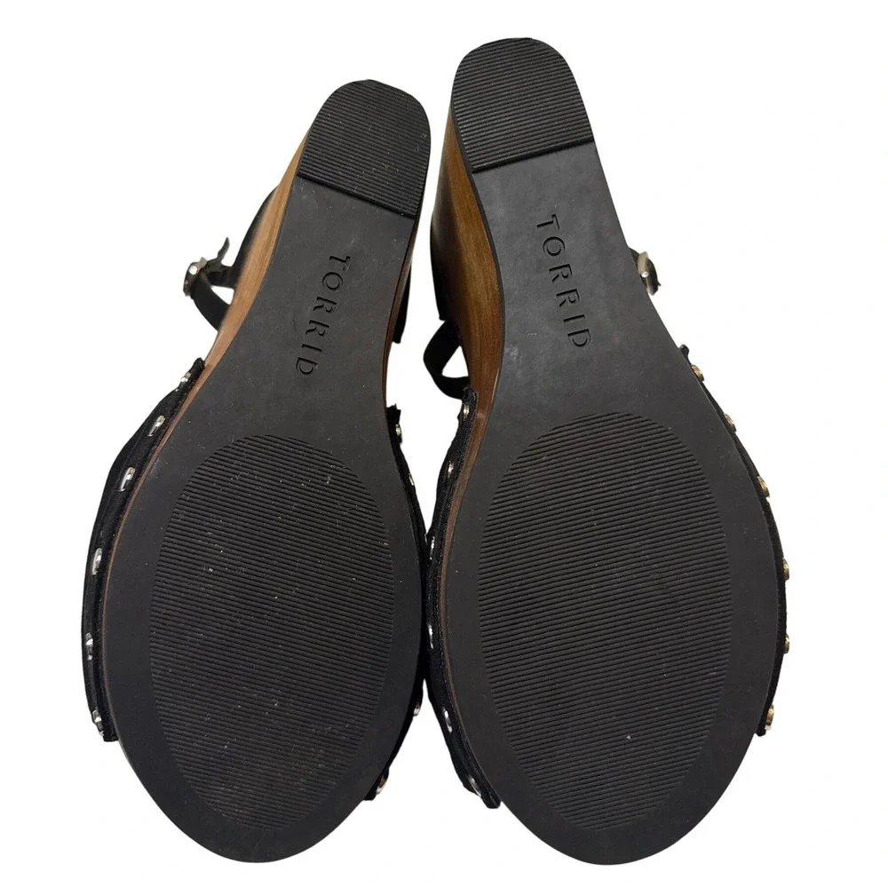 Torrid‎ Black Suede Wedge Sandals Ankle Strap Bow Studded Platform Wooden 8.5